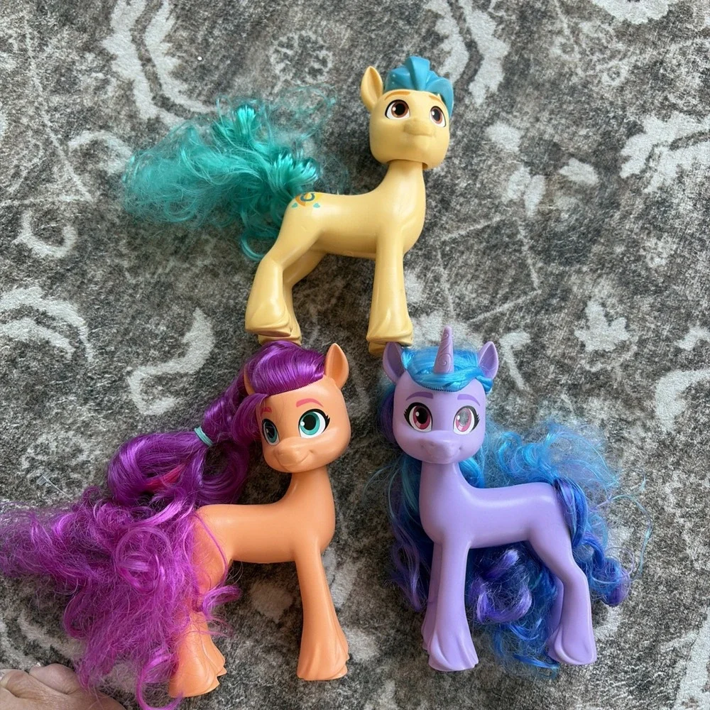 3 Little Pony PoniesShining Adventures Hitch Trailblazer Sunny Starscout  6